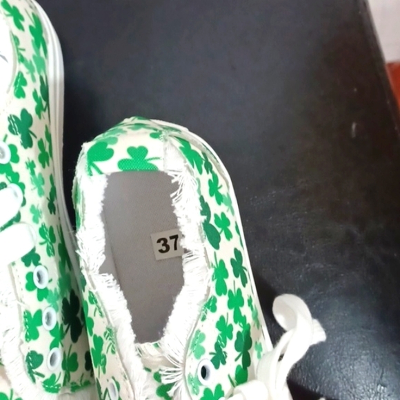 St Patrick's Day Woman's‎ sz 37= 6 M  New Sneakers - Picture 7 of 8